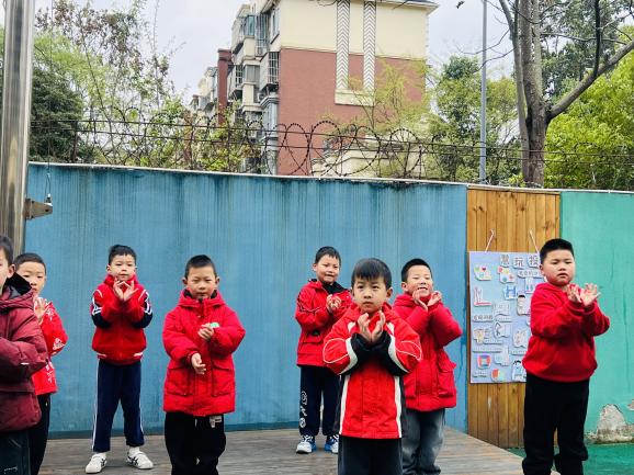 C:/Users/001/Desktop/升旗仪式简讯图片/IMG_6912.JPGIMG_6912